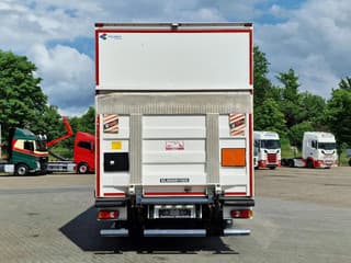 Renault 250 4x2 Box with side doors - Zepro loadlift - Euro 6 - Low KM - Sleepercab - Image 8