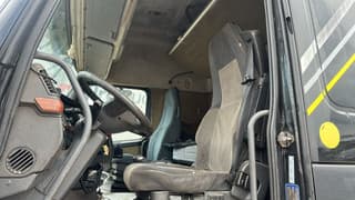 Volvo 440 - Image 17
