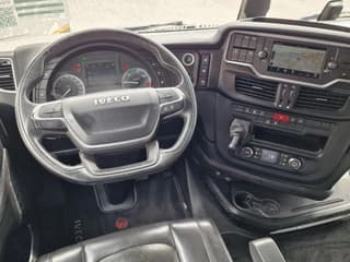 Iveco 6x2 - Retarder - Full air - 3.20 WB - Navi - Image 11