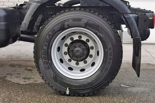 Volkswagen Tractor Head (4 units) - Image 11