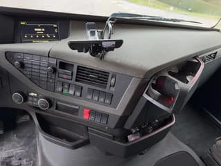 Volvo FH420 - Image 10