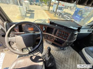 Volvo 420 - Image 12