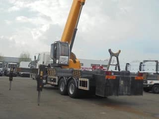 Hino 700 6X4 - Image 5