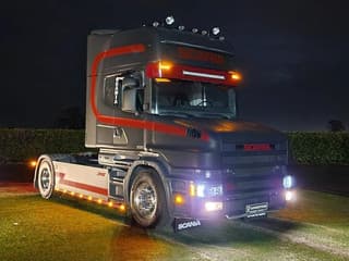 Scania T164-580 V8 Topline 4x2 - Original Torpedo/Hauber - Retarder - 4.70 WB - PTO/Hydraulic - Light bar - Leather seats - Image 2