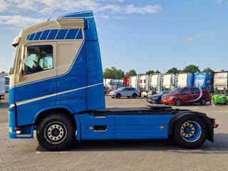 Volvo 13.420 4x2 - Image 4
