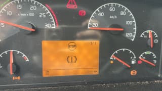 Volvo 440 - Image 14