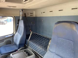 Volvo FM 6x4 / Hooklift and Tractor / Hub Reduction - Image 11