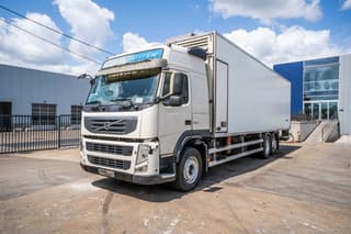 Volvo FM 330-6x2-VEB+AUBINEAU+DHOLLANDIA- POUSSIN/CHICKEN/KUIKEN/KÛKEN