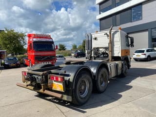 Volvo FM 6x4 / Hooklift and Tractor / Hub Reduction - Image 6