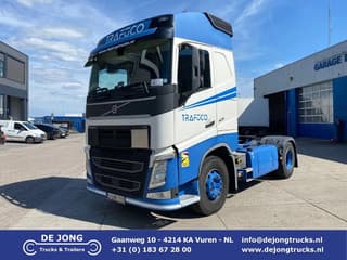 Volvo 13.420 Globetrotter / ADR + PTO / Stand Airco - Thumbnail 1
