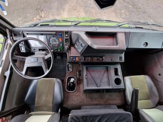 Volvo 500 Globetrotter 4x2 - Fully renovated - Volvo Demo colors - New paint - Perfect shape - Telma - Image 13