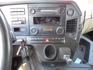 Mercedes-Benz 2340 6X2 - Image 10