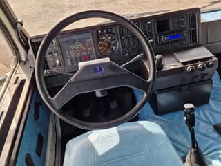 Scania 420 V8 - Old timer - Clean chassis/cab/interior - Dutch registration - Image 13
