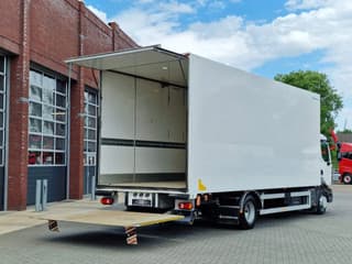 Renault 250 4x2 Box with side doors - Zepro loadlift - Euro 6 - Low KM - Sleepercab - Image 11