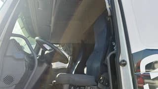 Volvo 400 - Image 13