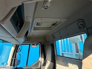 Renault Kerax 380 Dxi 6X4, EURO 5, Steel suspension - Image 8