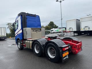Volvo FH540 6X4 TANDEM LIFT ,RET,HYDR,HUB RED ,LOW KM - Image 3