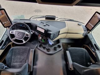 Mercedes-Benz 1833 4x2 - Box with sidedoors - Loadlift - Full air - Mirror cam - Image 16