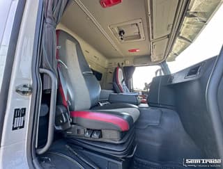 Volvo 8X4   HMF 6020 K8  KRAAN    231.000 KM     +    2023 STERK TRAILER   SUPER CONDITION - Image 18