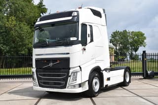 Volvo 460 Globe 4x2 - FULL AIR - 628 TKM - HYDRAULIC SYSTEM - PTO - NAVI - 2 x FUEL TANKS - - Image 2