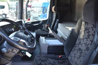Scania R520 V8 NGS 4x2 - RETARDER - 504 TKM - PARK. AIRCO - ACC - NAVI - 2 x FUEL TANKS - LED LIGHTS - - Image 5