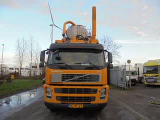 Volvo 8X4 NL TRUCK - Image 2