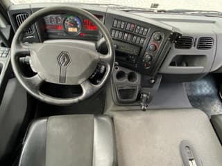 Renault / Closed Box / Automatic / Euro 6 - Image 10
