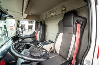 Renault D WIDE 320 DXI +DHOLLANDIA - Image 8