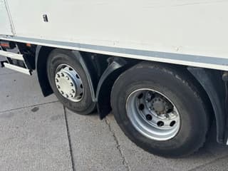 Renault WIDE 320 6x2/4 / Closed box /  Dhollandia - Image 11