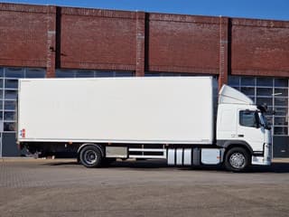Volvo 330 4x2 - Carrier MT 18 Frigo - Loadlift - Full air - Sleepercab - Image 11
