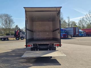 Renault 12.250 4x2 - Box - Loadlift 1.500 KG - A/C - Euro 6 - Automatic - Camera system - Image 8
