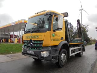 Mercedes-Benz 4X2 - Thumbnail 1
