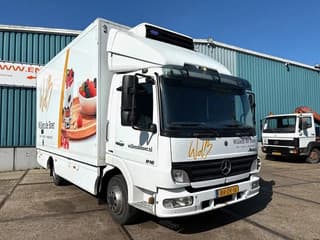 Mercedes-Benz 816 L 4x2 ORIGINAL DUTCH COOLER TRUCK WITH CARRIER XARIOS 600D/E (MANUAL GEARBOX / AIRCONDITIONING / 2.000 KG. TAILLIFT) - Image 2
