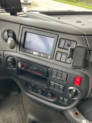 DAF XF 460 4x2 2013 - Image 6