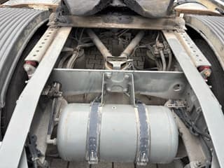 Volvo 12.460 4X2 Globetrotter steel/air retarder - Image 7