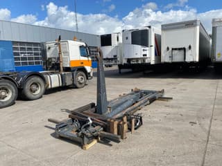 Volvo FM 6x4 / Hooklift and Tractor / Hub Reduction - Image 7
