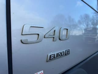 Volvo 8X4 - EURO 6 + KIPPER + LIFTING AXLE - Image 18
