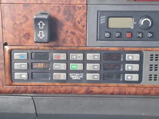 Iveco 440E52T - 520 V8 - Retarder - ZF16 manual gearbox - Oldtimer - Clean chassis - - Image 20