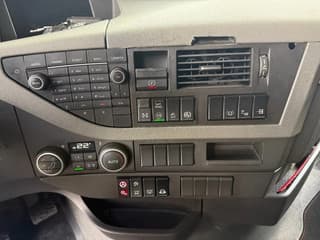 Volvo 540, 8X4, 490049 KM, INTARDER TUV 30-06-2026 - Image 17