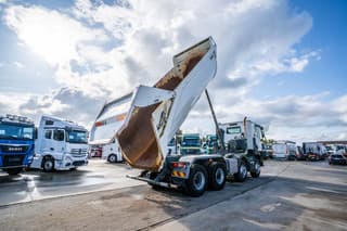 Renault K 480 + BENNE ENROCHEMENT HARDOX - Image 4