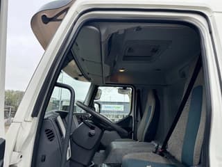 Volvo 4X2 - EURO 6 + THERMOKING T-500R + DHOLLANDIA LIFT - Image 17
