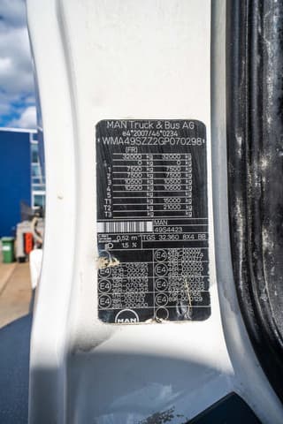 MAN 32 360 BB+ LIEBHERR 9m3 - Image 19