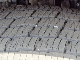Iveco 6x2 - Retarder - Full air - 3.20 WB - Navi - Image 32