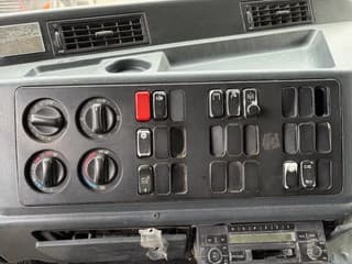 Mercedes-Benz 1848 LS (MP1) 4x2 TRACTOR (EPS WITH CLUTCH / RUDUCTION AXLE / HYDRAULIC KIT / AIRCONDITIONING / ETC) - Image 9