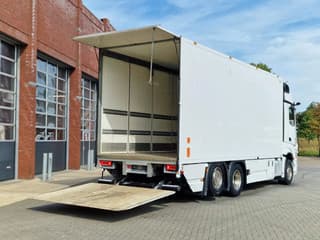 Mercedes-Benz 2545 6x2*4 - Box with sidedoors - Loadlift - Steering axle - Full air - Camera - Image 9