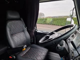 Scania R143-500 V8 4x2 Streamline - Retarder - Leather - Alloy wheels - Custom Bumper - Airhorns - Lightbar - Image 18