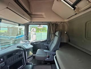 Scania R410 EURO 6 RETARDER 2X TANKS TOP CONDITION HOLLAND-TRUCK - Image 8