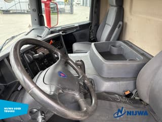 Scania 230 4X2 Meat Truck + Laadklep - Image 18