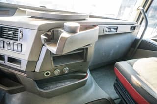 Volvo 4 460 - Image 10