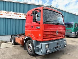 Renault 4x2 TRACTOR (MECHANICAL PUMP & INJECTORS / ZF MANUAL GEARBOX / REDUCTIONS AXLE) - Image 2